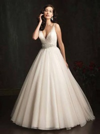 Wedding Gowns for Women - Rent Wedding Women's Gowns in Shahpur Jat, New Delhi on rent in Delhi, India